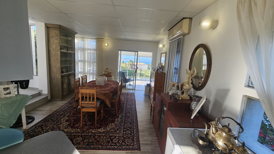 3 Bedroom Property for Sale in Wavecrest Eastern Cape